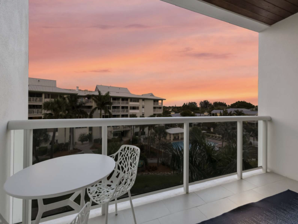 Spectacular Two Bedroom Vacation Condo in Siesta Key